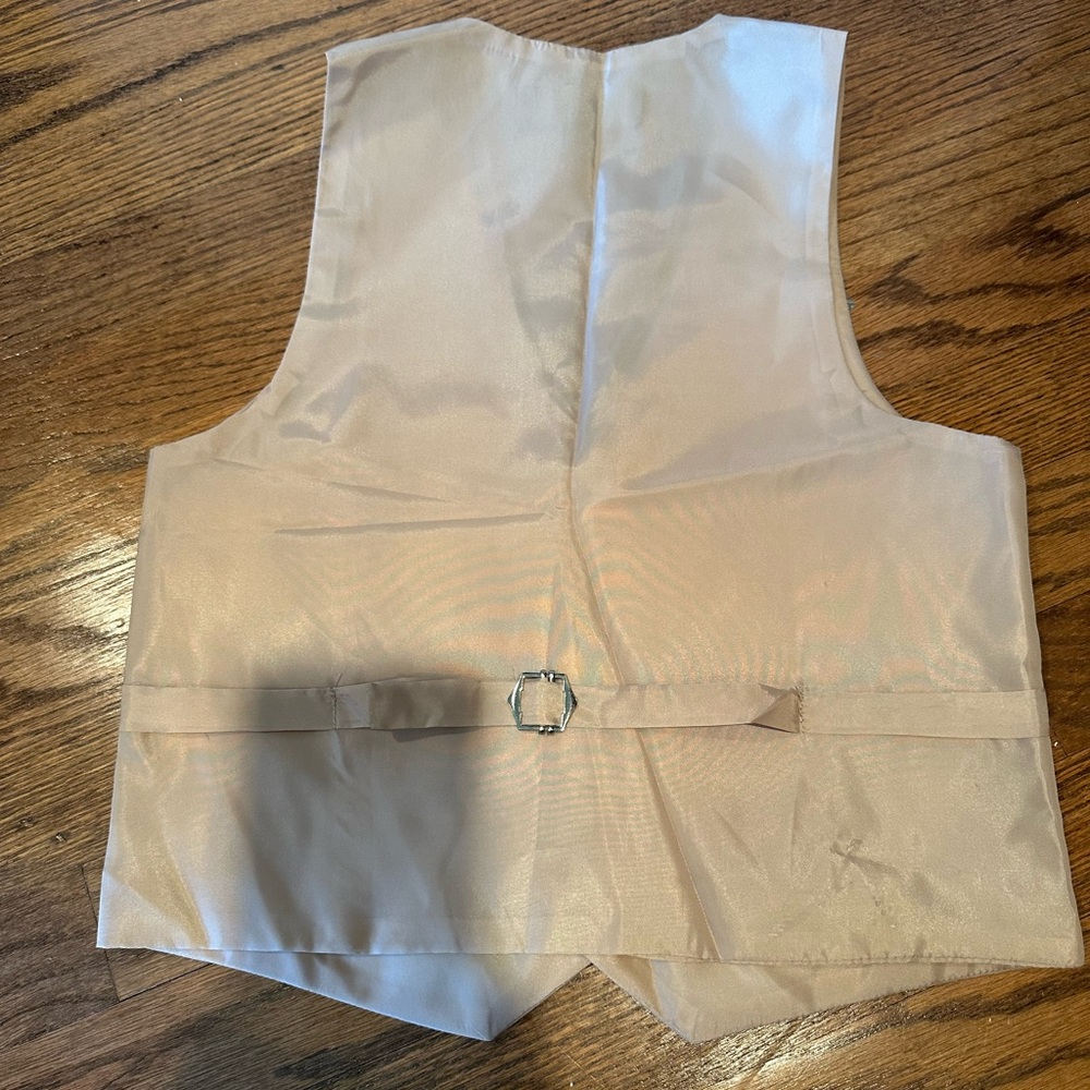 Spring Notion Beige Button-Up Vest - Picture 2 of 4